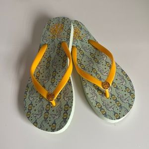 NEW! Tory Burch Flip Flops - Perfect Color for Summer
